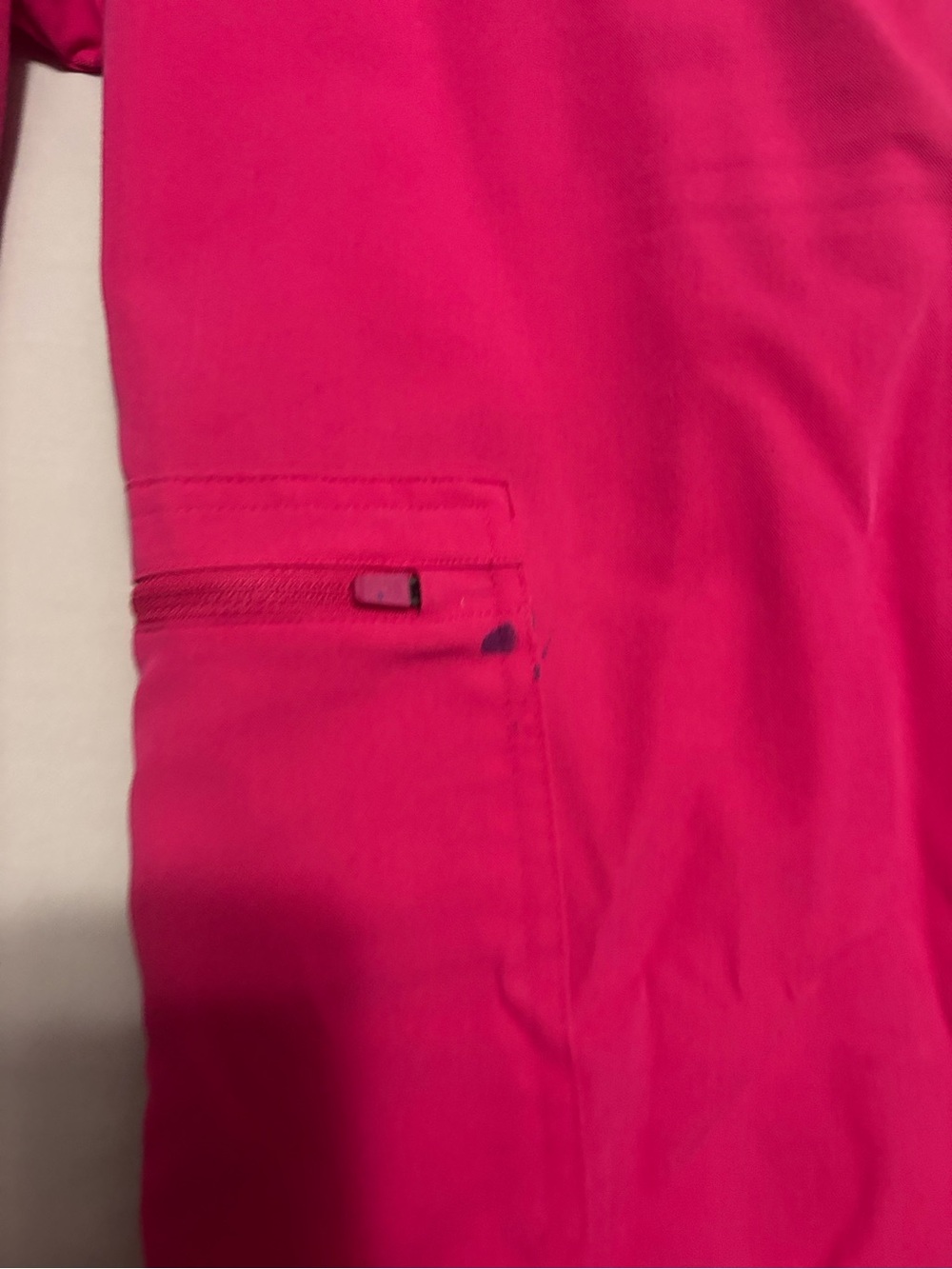 FIGS-Shocking pink scrub set - Picture 4 of 5